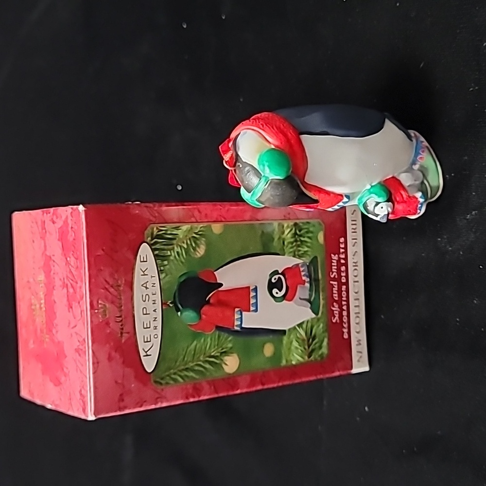 Vintage 2001 Hallmark Keepsake‎ Ornament Safe and Snug Ornament - Picture 2 of 9